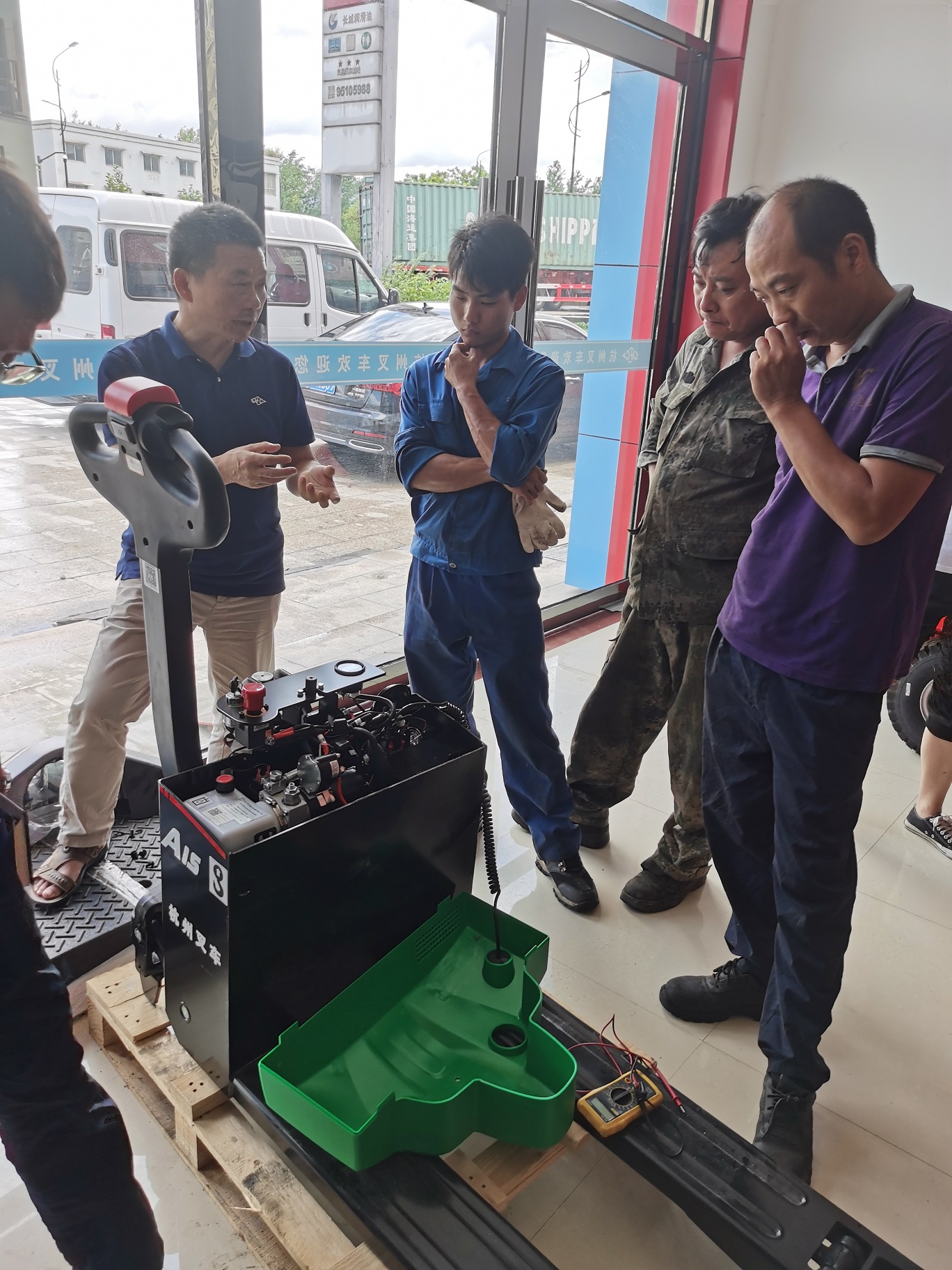 歡迎總部領導蒞臨指導，為我司員工進行現場實操技能培訓(圖5)